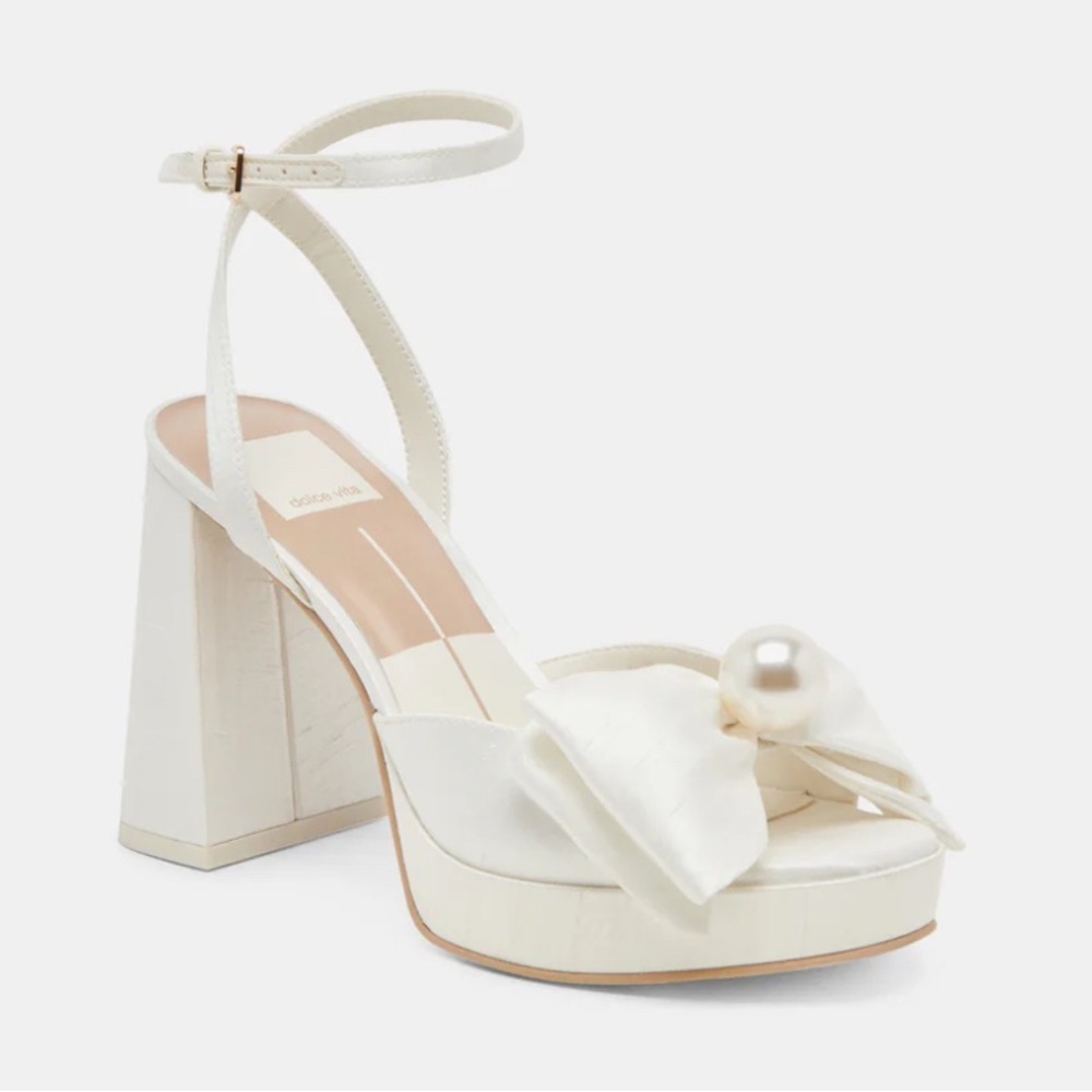 ISO Dolce Vita Patton Heel Size 5 or 5.5!